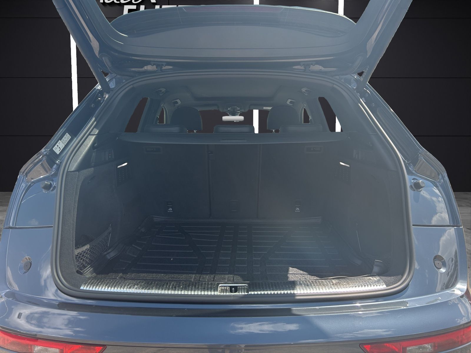 Fahrzeugabbildung Audi Q5 45 TFSI advanced S-Line quattro LED AHK Navi