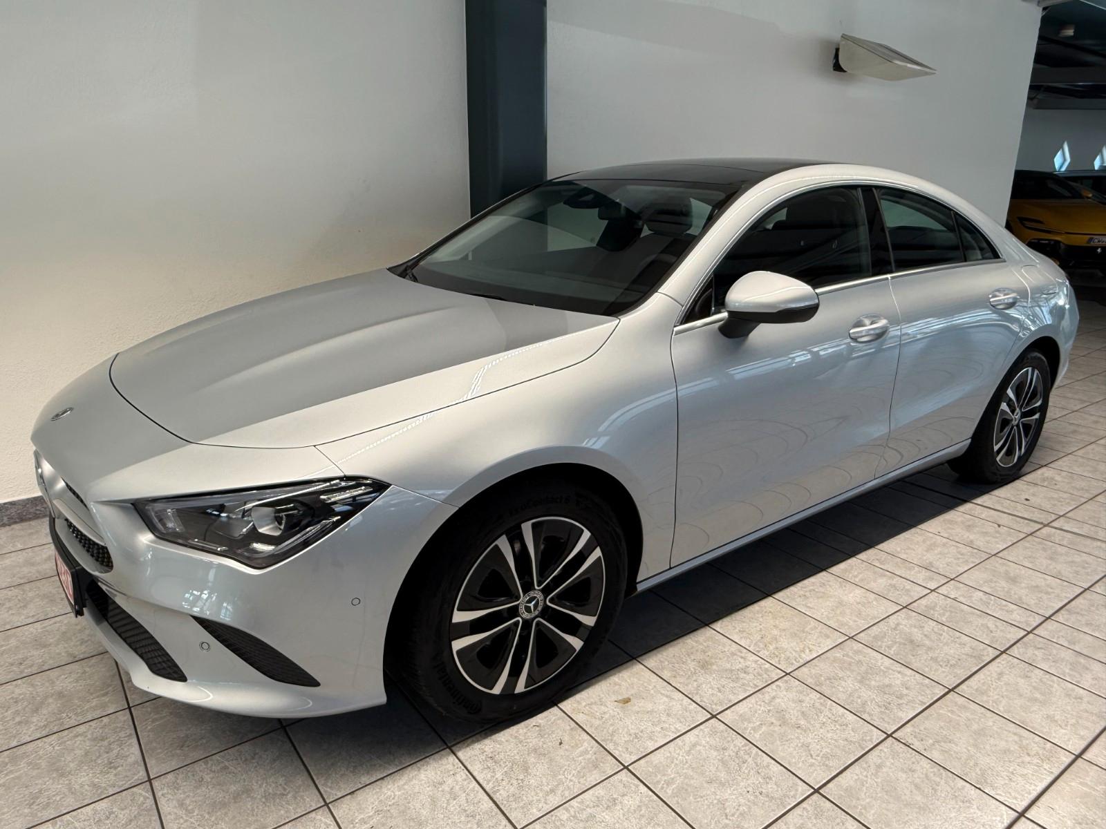 Mercedes-Benz CLA 200 d Pano LED SHZ Assist