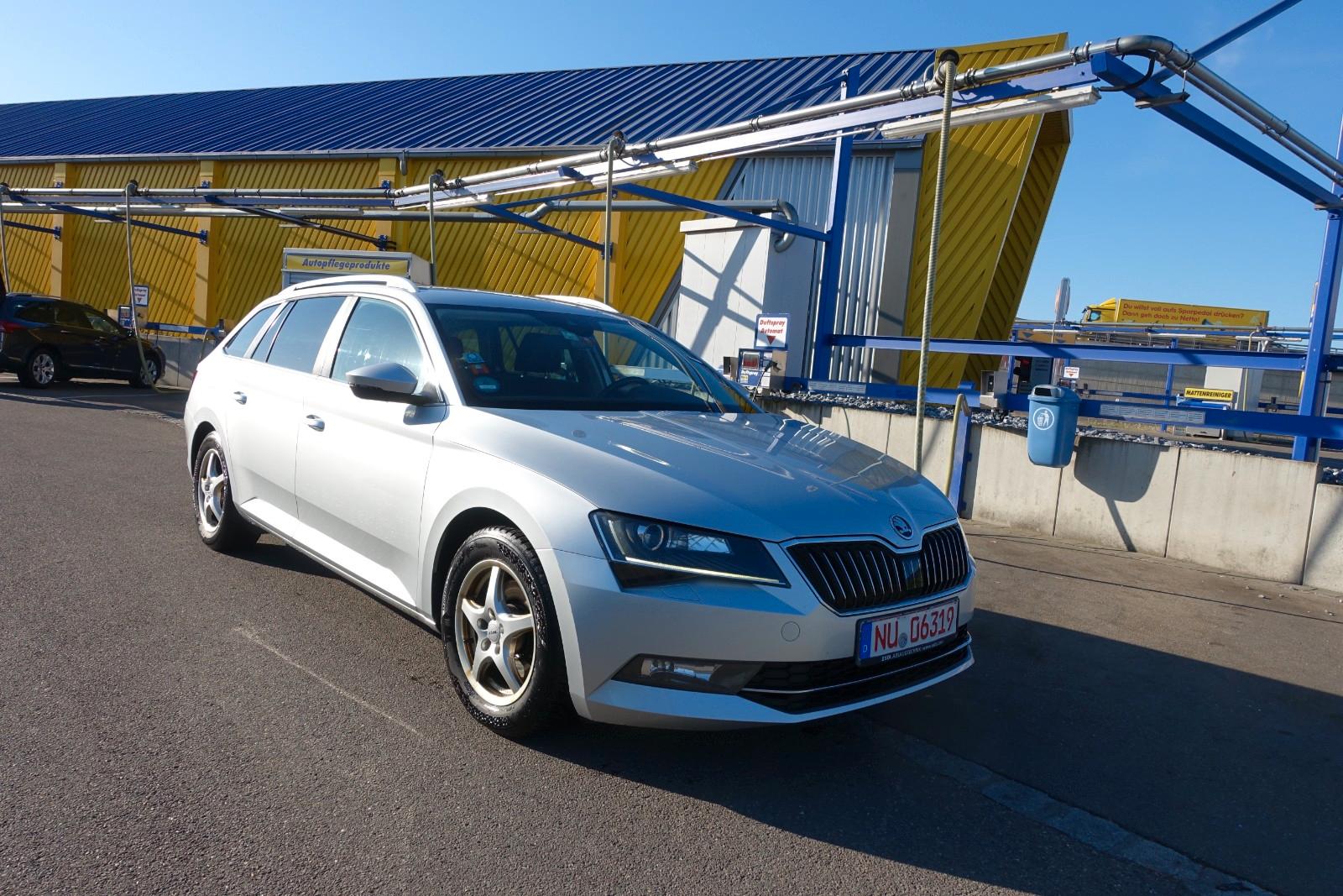 Skoda Superb Combi Style 2,0TDI DSG NAVI Bi-Xenon