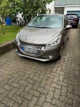 Peugeot 208 e-hdi - Peugeot 208 in Freiburg