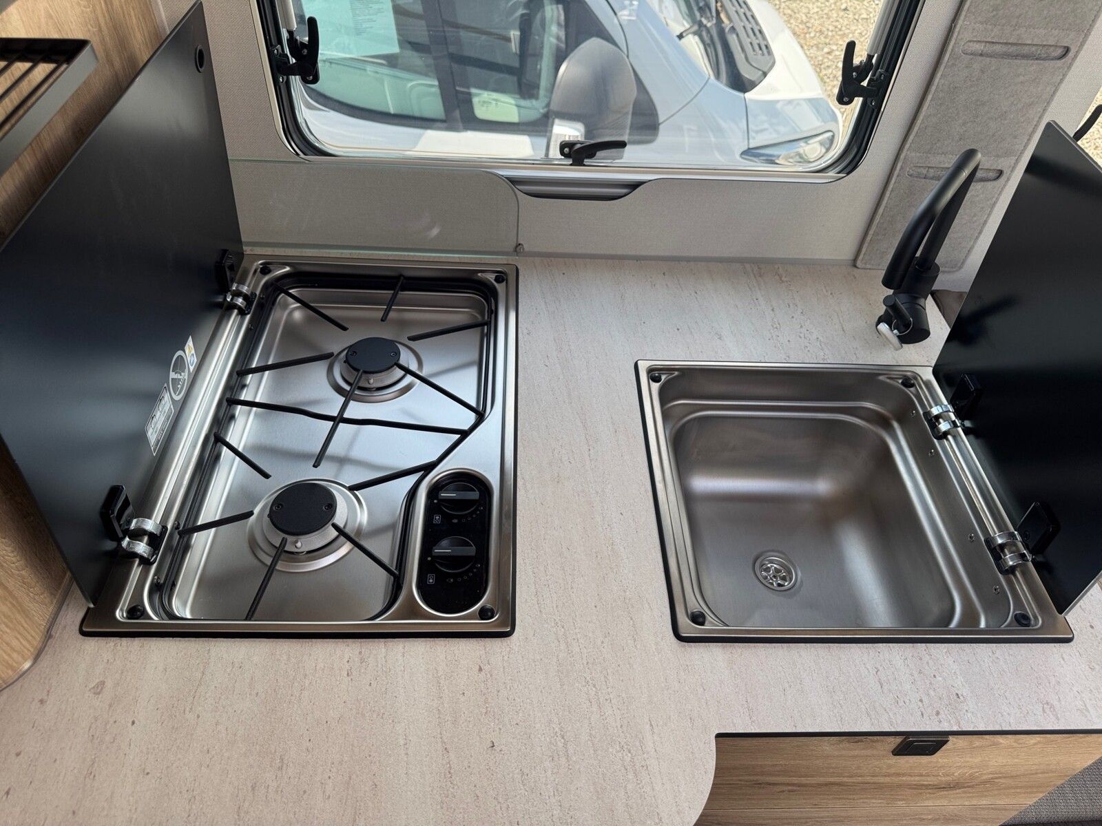 Fahrzeugabbildung Eura Mobil Profila T PT726EF Mondial-Pakete, Zusatzbett