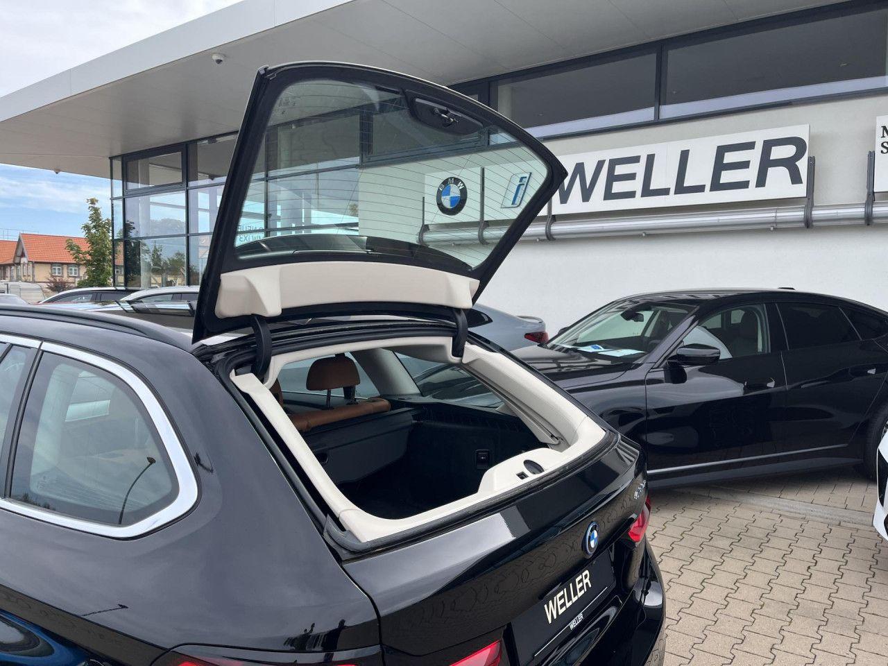 BMW 530e Tour HUD Pano Laser SpoSi RFK HiFi LiveProf