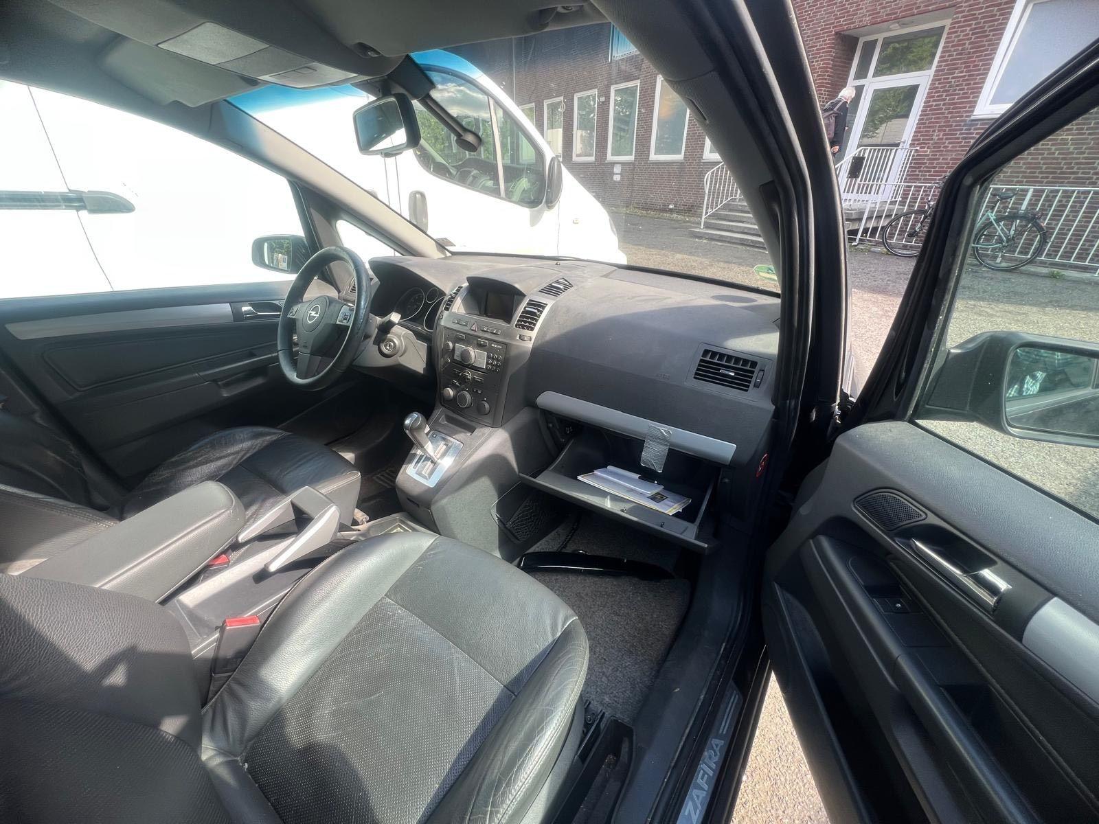 Opel Zafira 2006 — engine