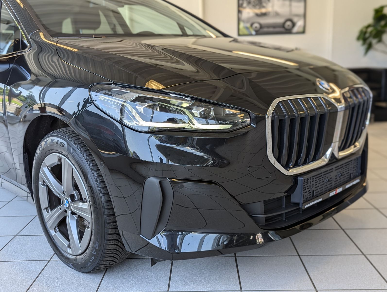 BMW 218 Active Tourer Aut AHK Pano Cam Premium-Paket - Image 9