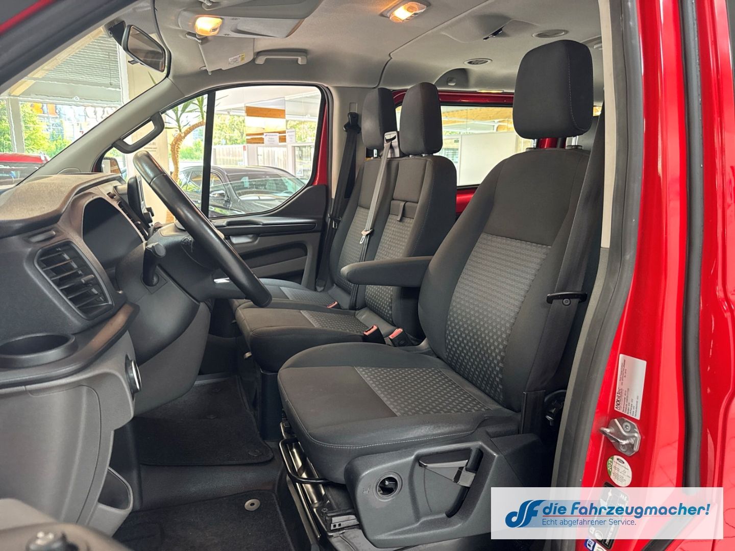 Fahrzeugabbildung Ford Transit Custom 320 L1 Trend 2.0 TDCi 9-sitzer *K