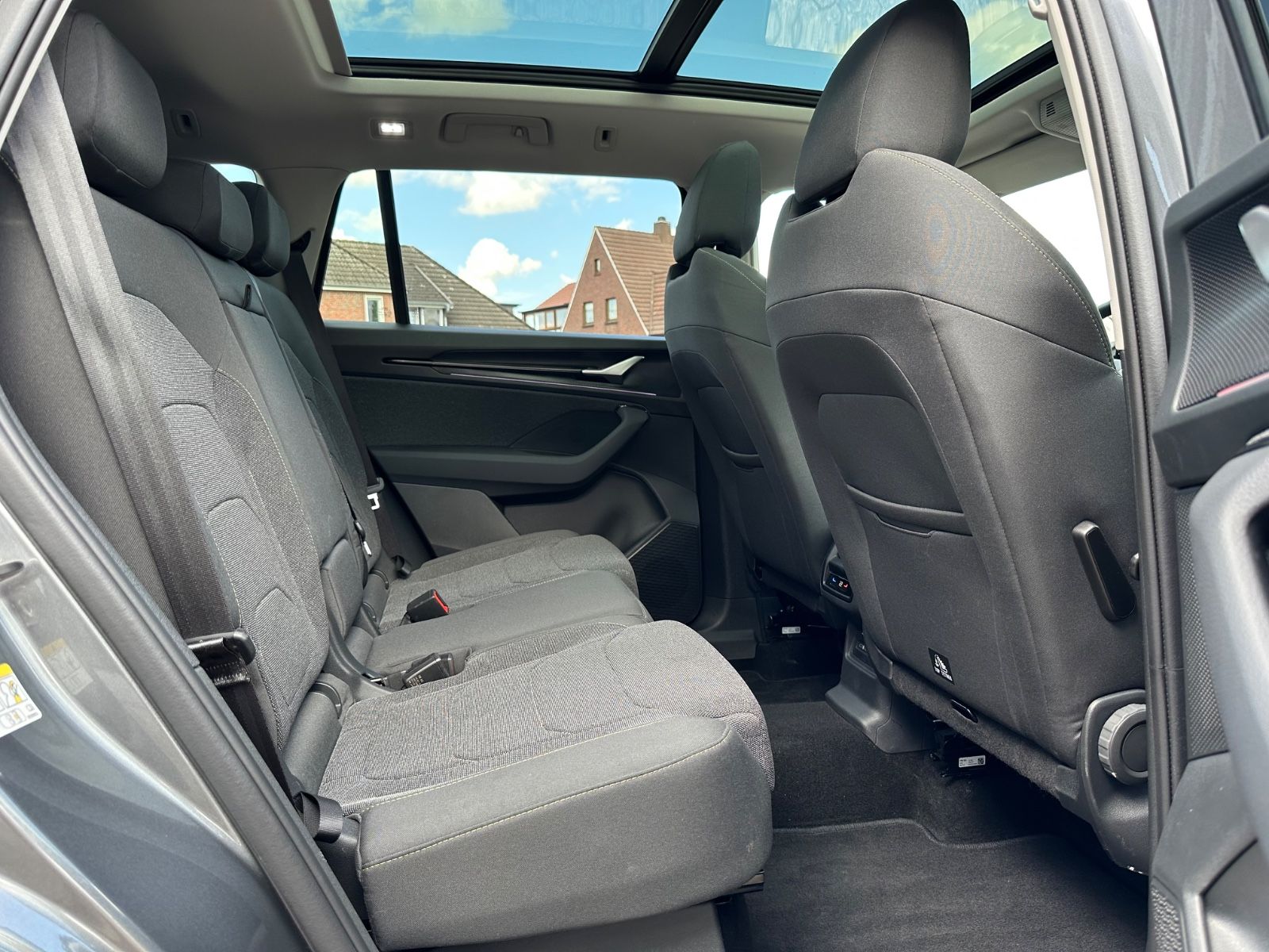 Fahrzeugabbildung SKODA Kodiaq 2.0 TDI 4x4 Selection DSG Pano/AHK/Navi