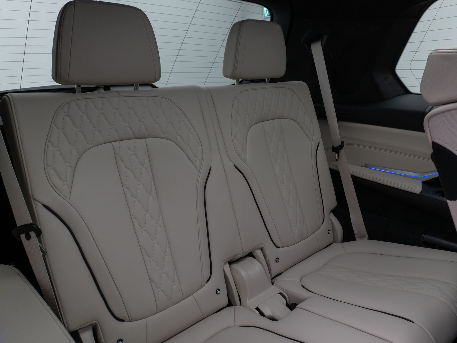 Fahrzeugabbildung BMW X7 M50i Laser 360°HUD DAB H/K SoftCL AHK 22Zoll