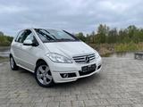 Mercedes-Benz Scheckheft | 2. Hand | Top Citycar | MJ 2012 - Mercedes-Benz A 160 in Hannover