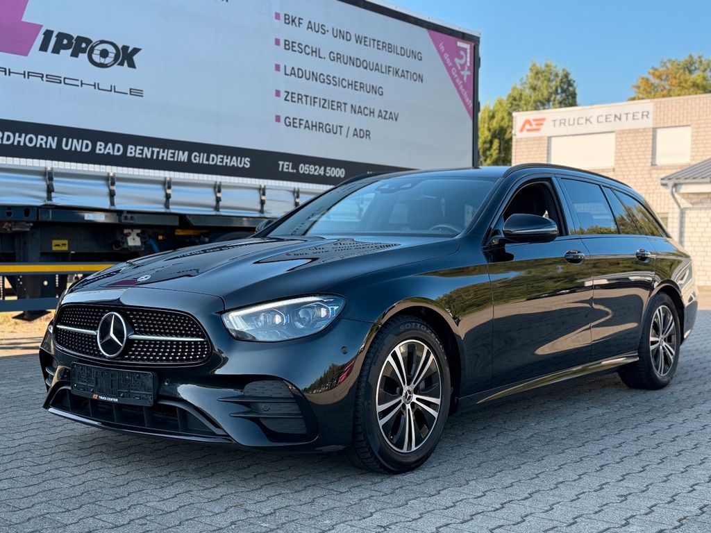 Image of Mercedes-Benz E 220