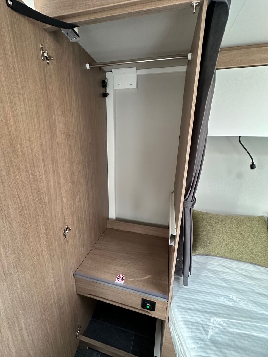 Fahrzeugabbildung Tabbert Senara 400 QD 2.3 Premium Interieur Exterieur
