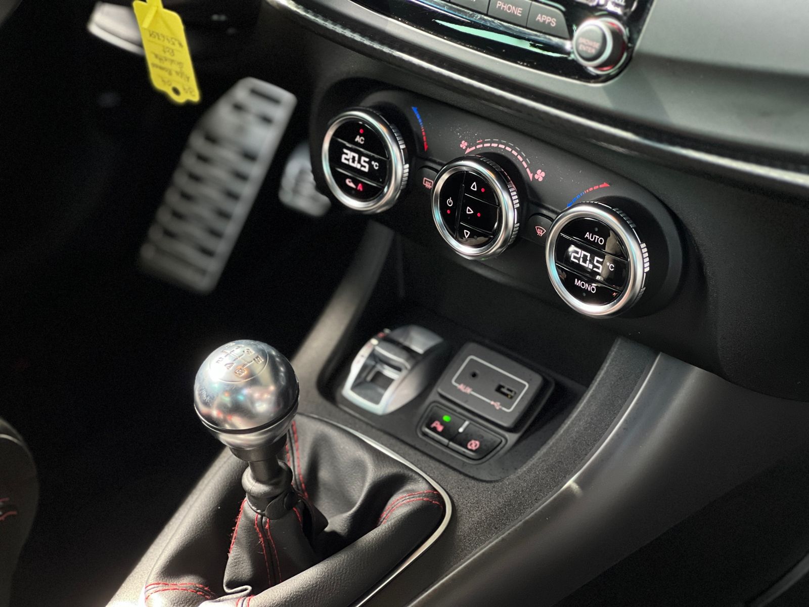 Fahrzeugabbildung Alfa Romeo Giulietta Sprint PANO NAV DAB PDC