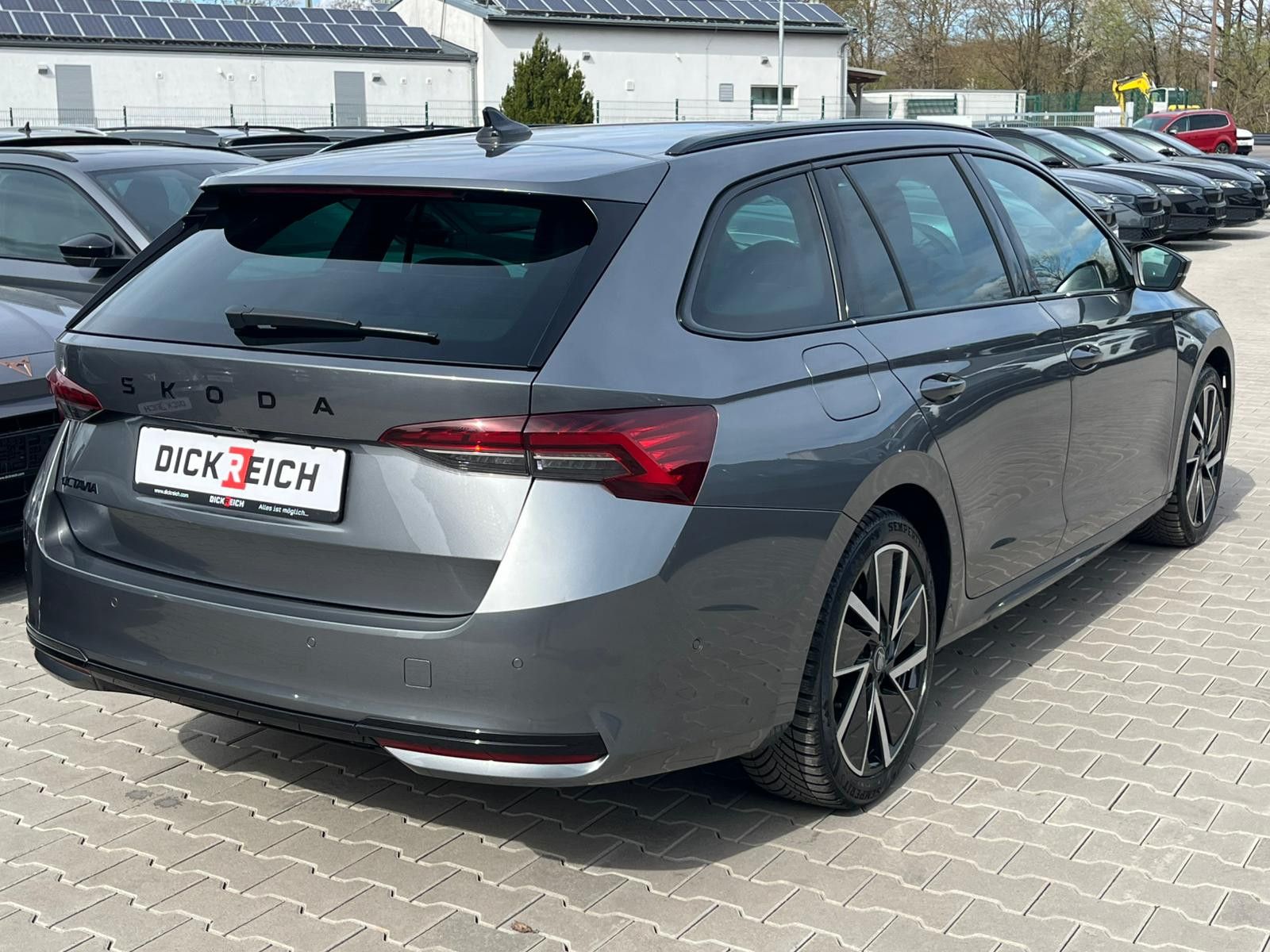 Fahrzeugabbildung SKODA Octavia 2.0 TDI Sportline DSG MATRIX*WINTER*5J.G