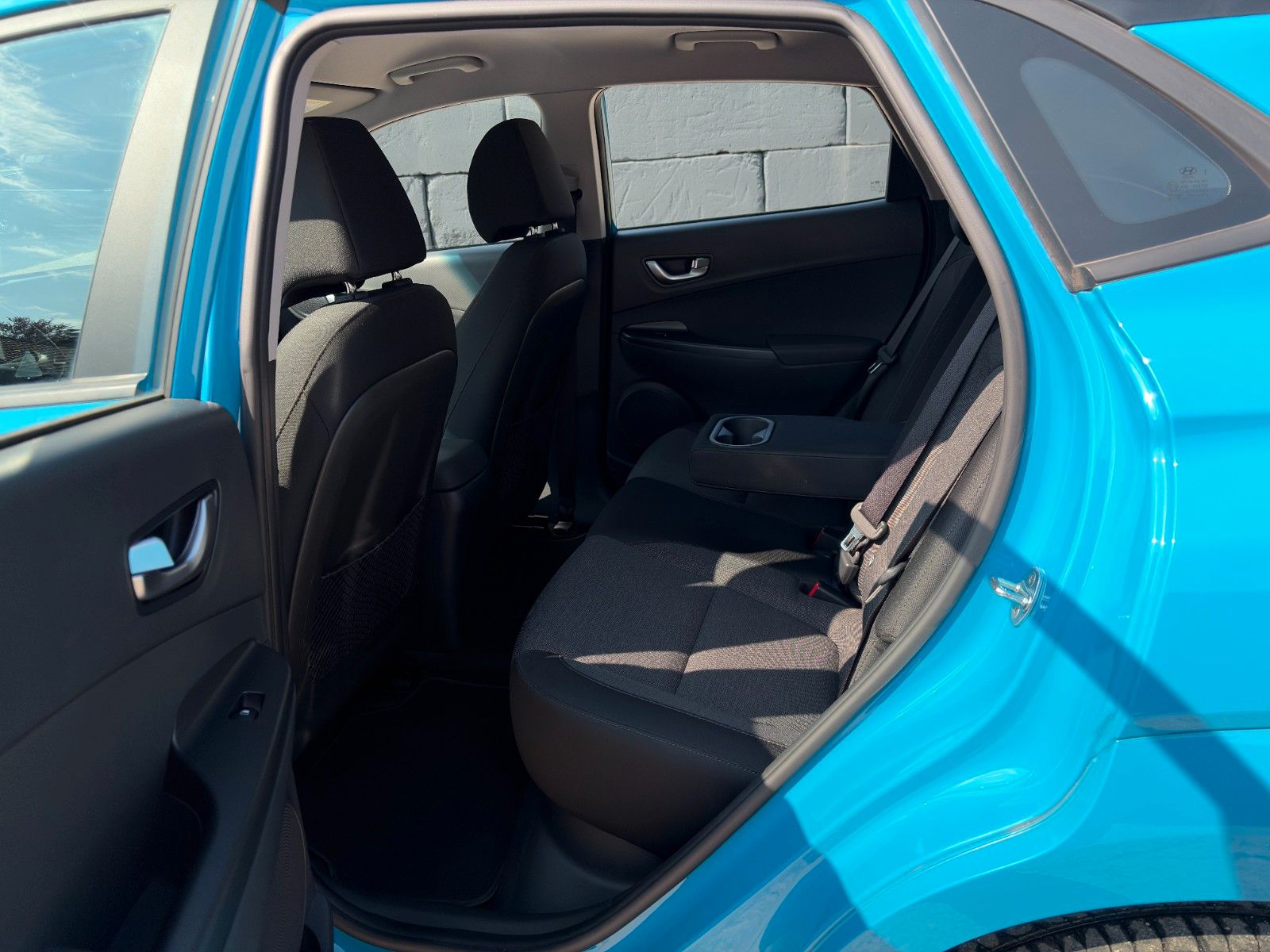 Fahrzeugabbildung Hyundai KONA E Basis 2WD LKAS CAM CarPlay DAB+ 17" 305km