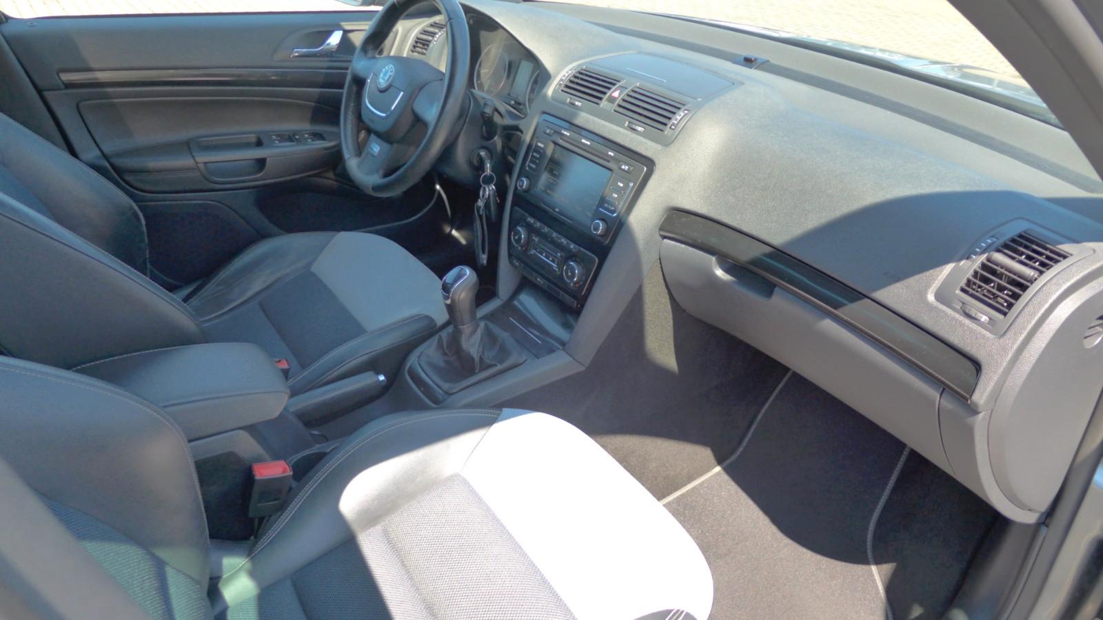 Skoda Octavia 2012 — photo 12
