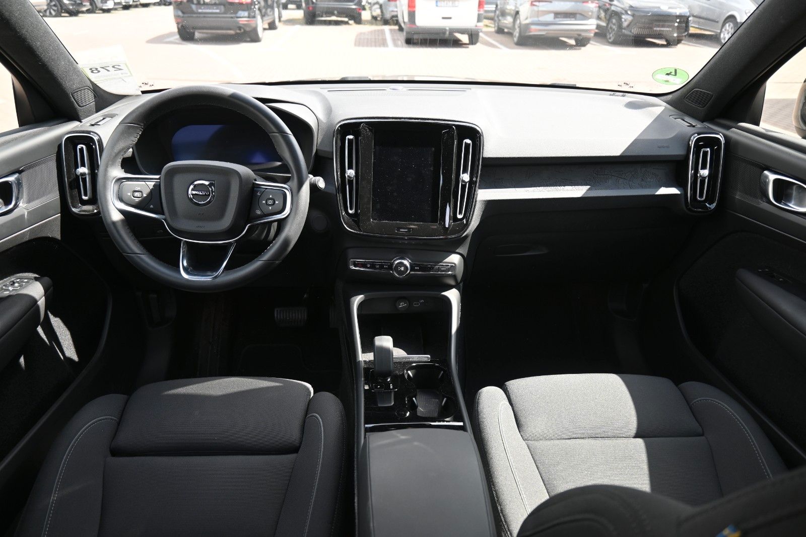 Fahrzeugabbildung Volvo XC40 BEV Plus Single Motor*2WD*WP*RW: 460 KM*