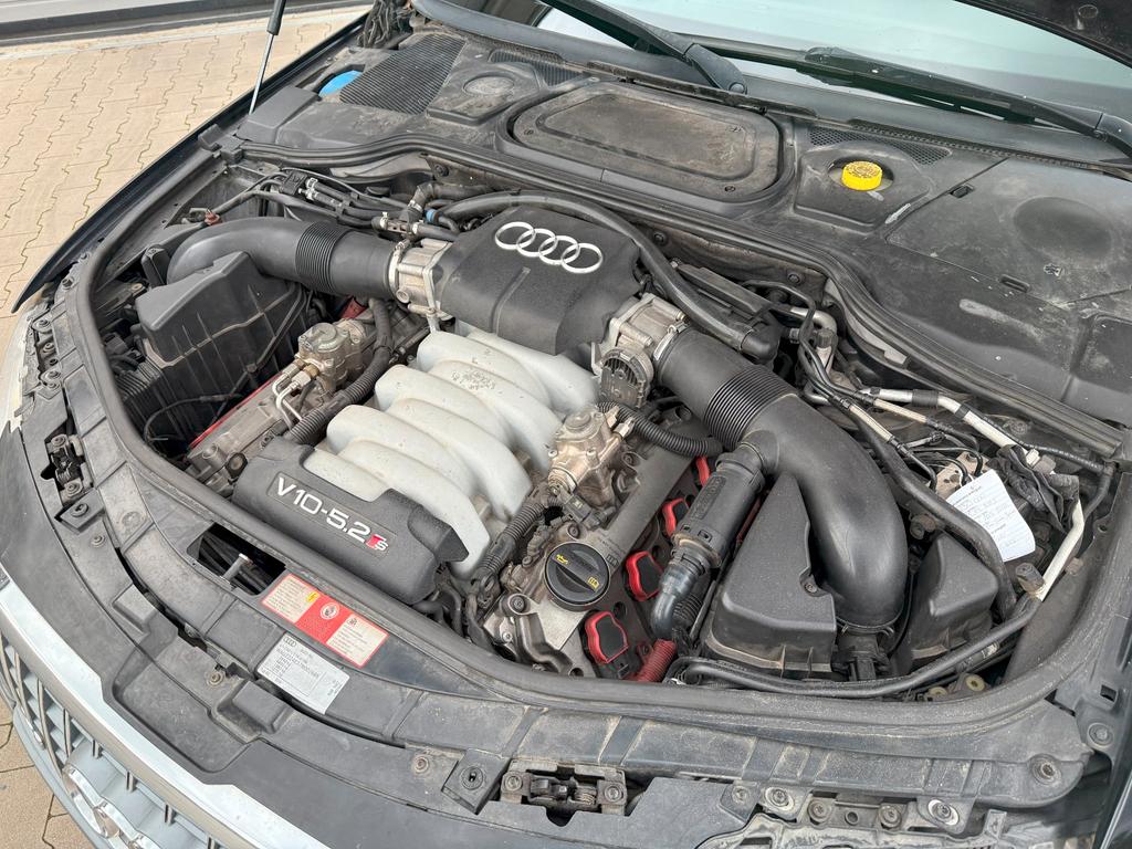 Audi S8