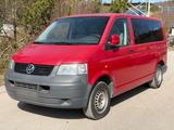 Volkswagen T5 Caravelle 1.9 TDI/KLIMA/9-SITZER/TÜV/EURO4/ - rote Volkswagen T5 Caravelle