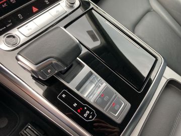 Audi Q8 - 11
