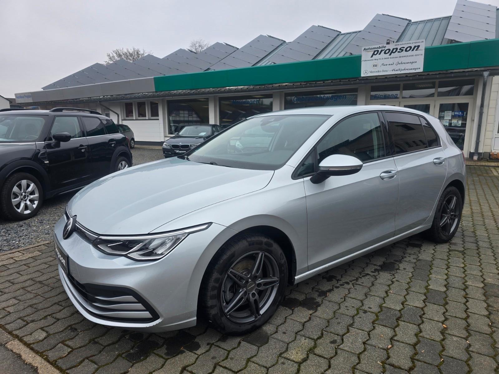 Volkswagen Golf VIII 1.5 TSI Lim. Life NAVI ACC