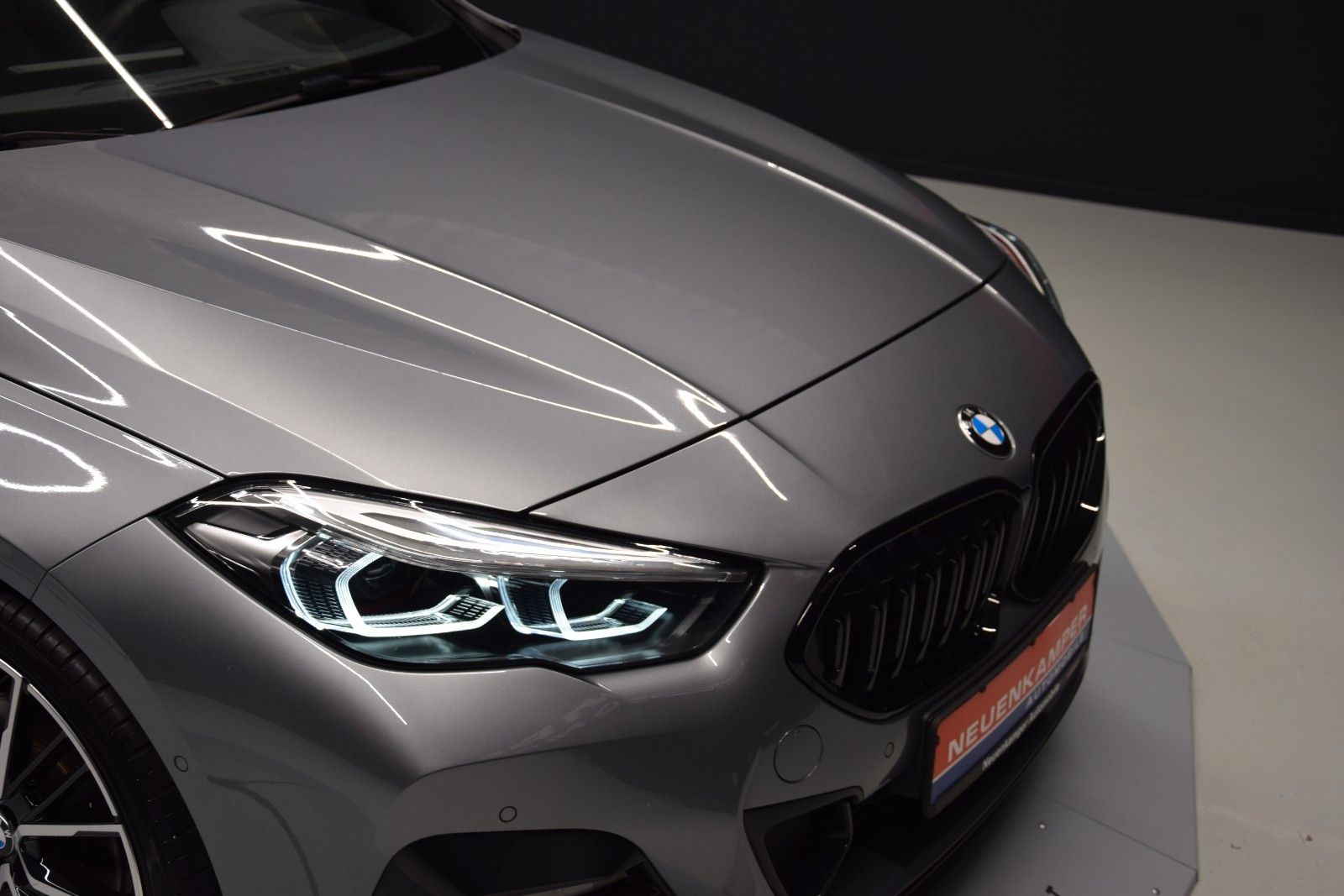 Fahrzeugabbildung BMW 218 i M Sport Gran Coupé HuD Pano Schale ACC