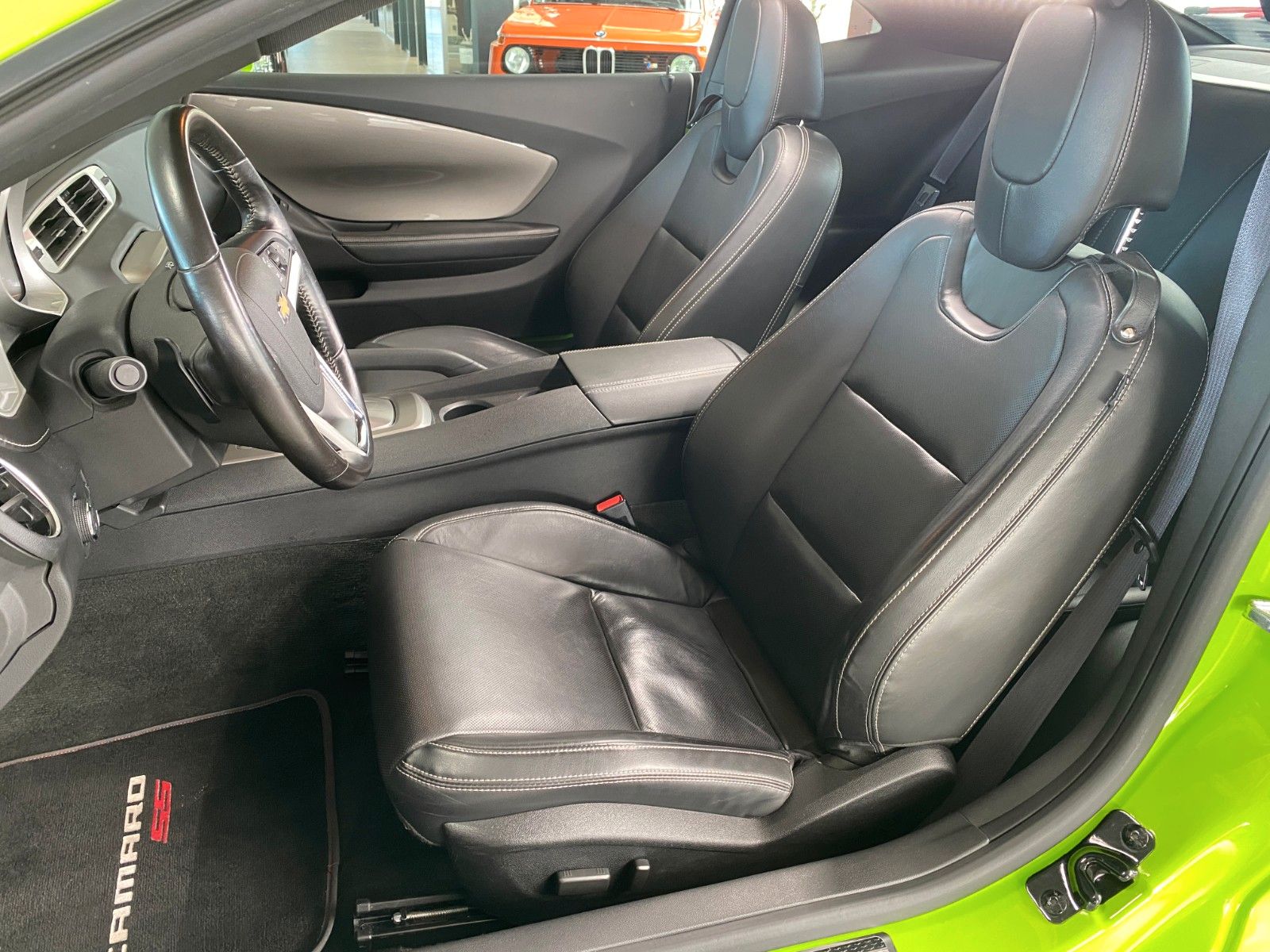 Fahrzeugabbildung Chevrolet Camaro 6.2 V8 Coupe Autom. "Xenon Kamera Leder"