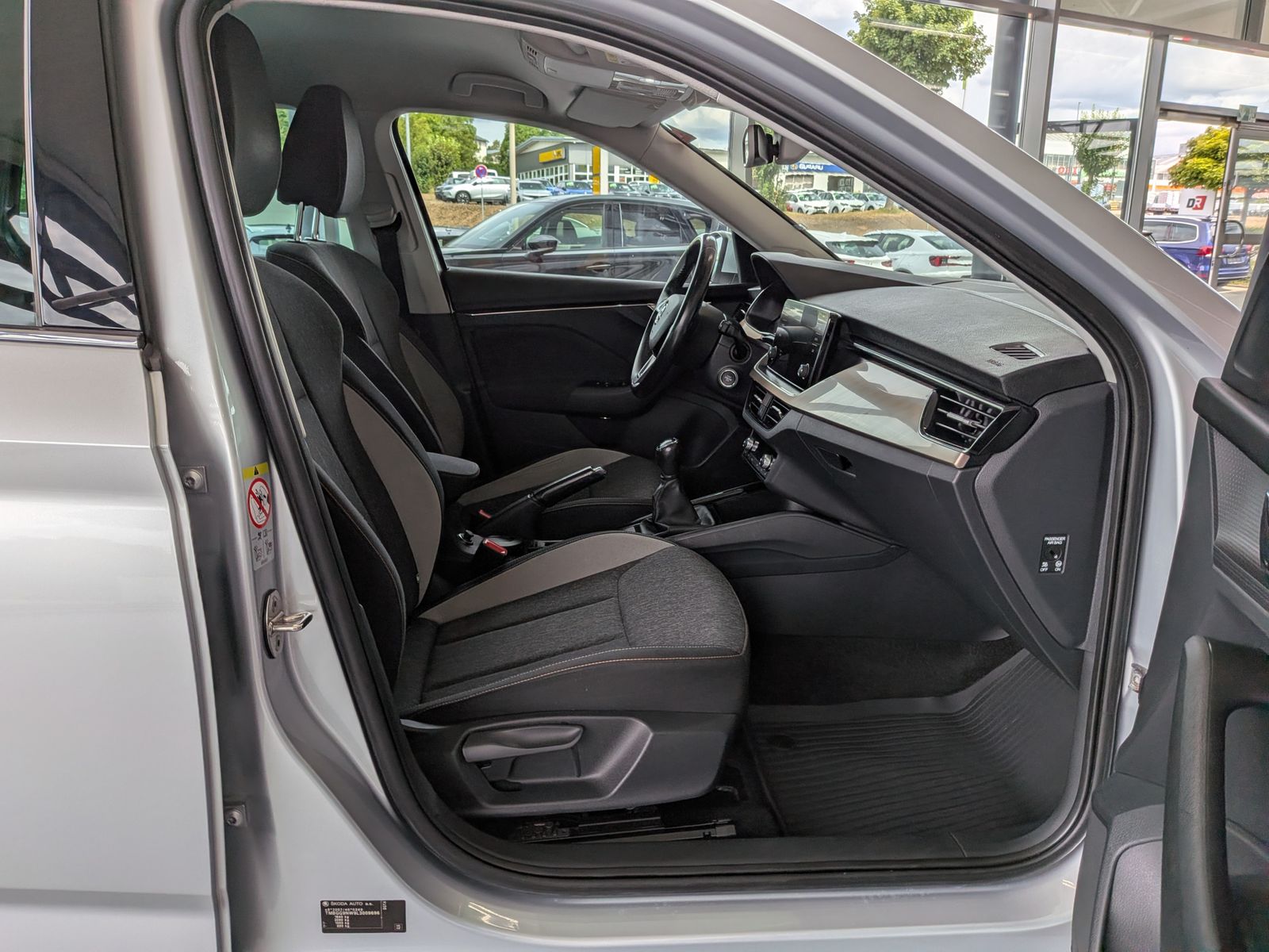 Fahrzeugabbildung SKODA Kamiq 1.6 TDI Style ad-LED PDC SHz Tempomat 18"