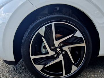 Hyundai i10 1.2 PRIME (79PS) Dachlackierung