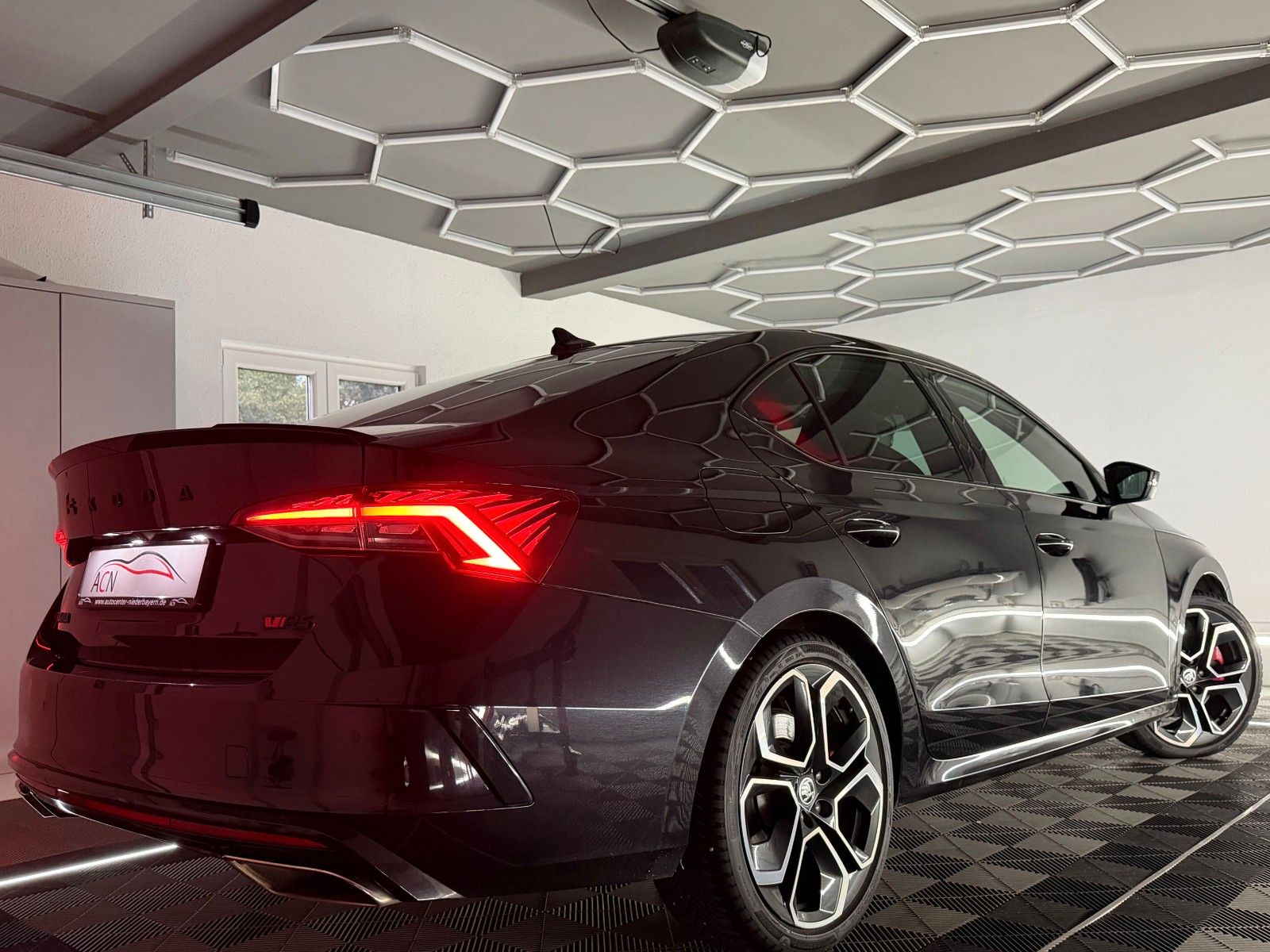 Fahrzeugabbildung SKODA Octavia Lim. RS TSI/FACELIFT/AMBI+/ACC/MASSAGE
