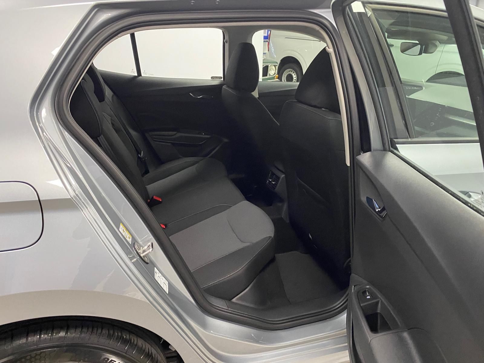 Fahrzeugabbildung SKODA Fabia 1.0 TSI+Garantie 2031+RüKAMERA+ALU+PDC+