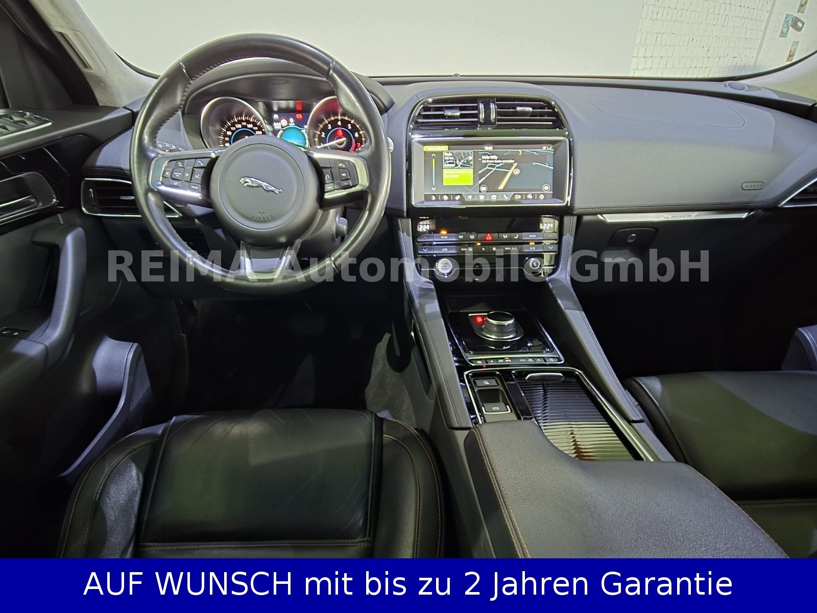 Fahrzeugabbildung Jaguar F-PACE 2,0T Prestige AWD, Pano, Leder, Meridian