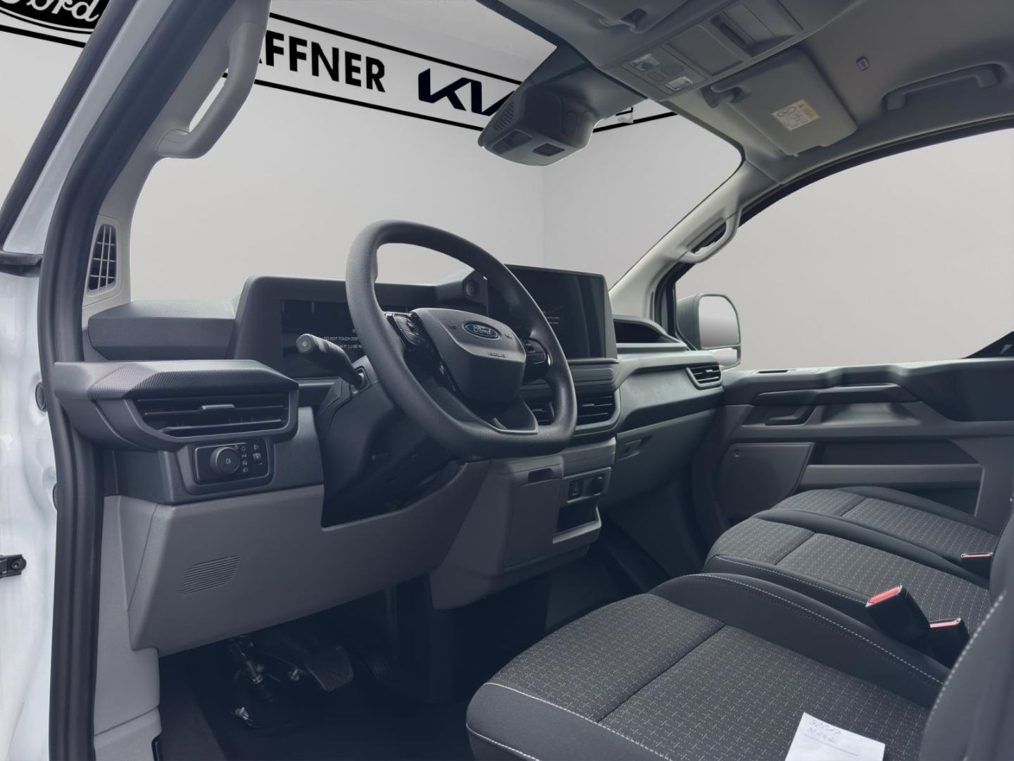 Fahrzeugabbildung Ford Transit Custom Kasten E 320 L1 Trend RWD Navi LE
