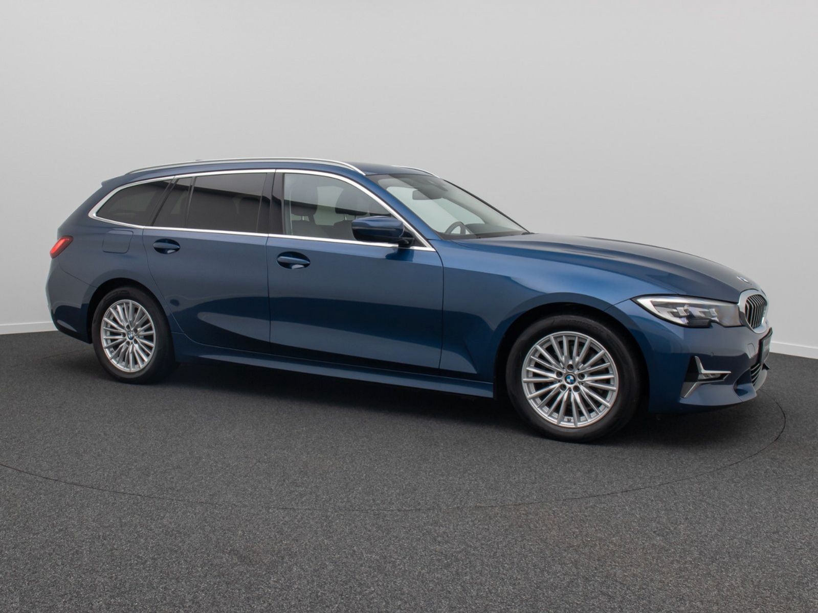 Fahrzeugabbildung BMW 320d Luxury Line DAB CockpitPlus PDC Leder