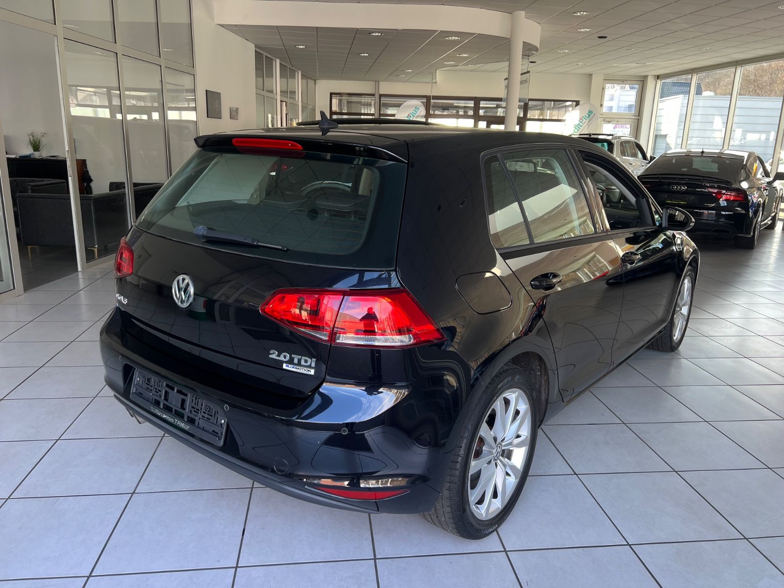 Fahrzeugabbildung Volkswagen Golf VII Lim. 2.0 TDI Highline BMT