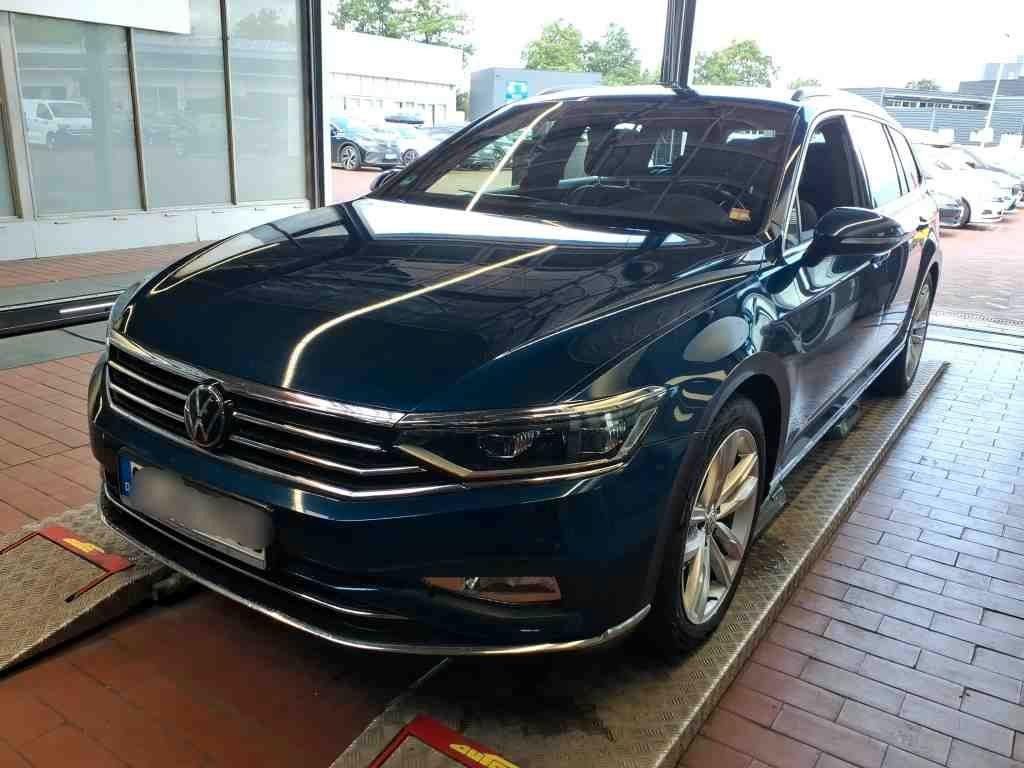Volkswagen Passat Variant Elegance 2.0TDI DSG AHK ACC LED