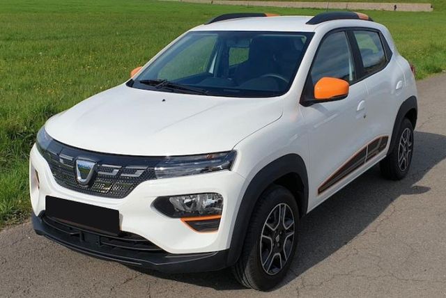 Dacia Spring Confort Plus CCS Navi kamera