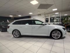 SKODA Superb Combi 2.0 TDI Style/ACC/PANO/AHK/CAM/8-FA