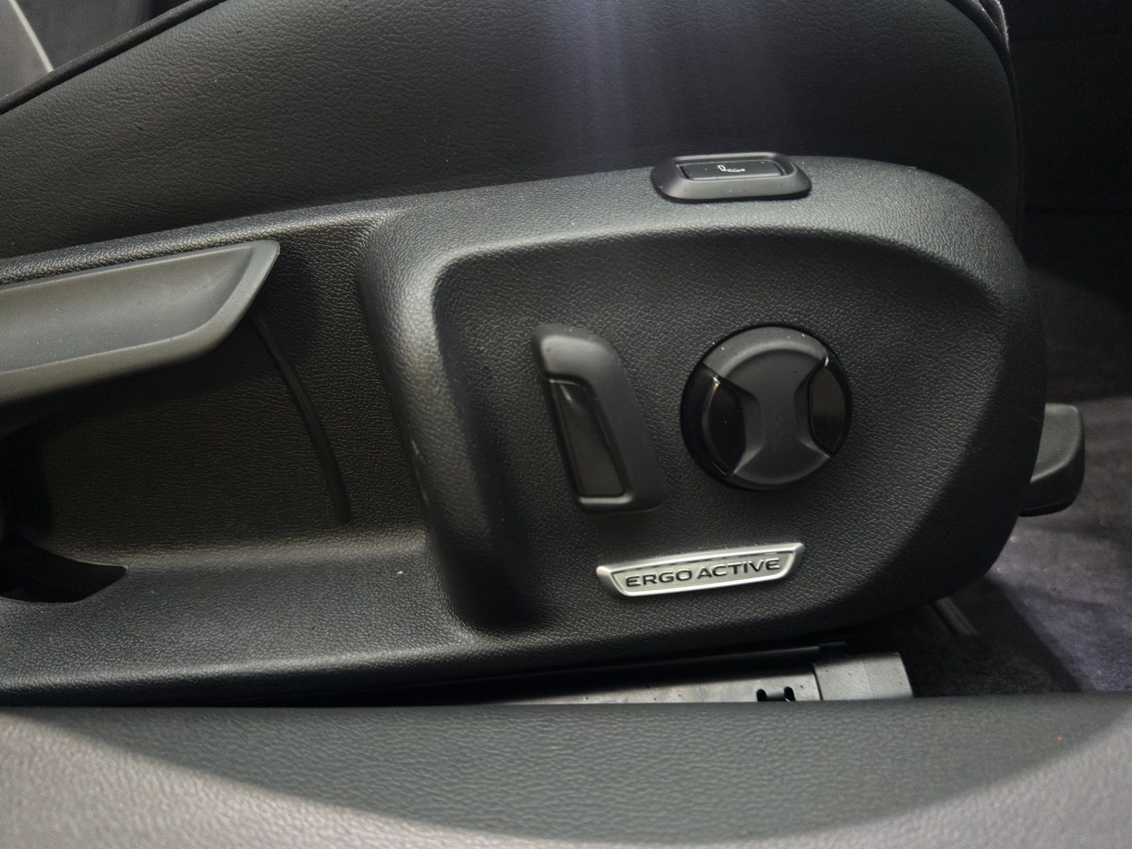 Volkswagen Passat Variant - Bild 18