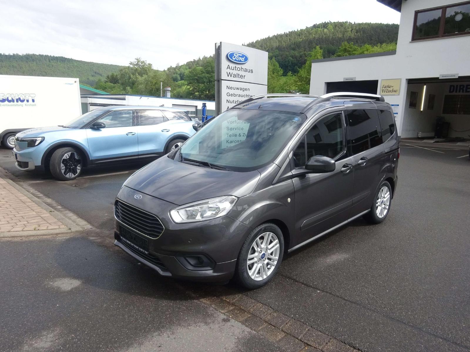 Ford Tourneo Courier Titanium AHK Navi Kamera