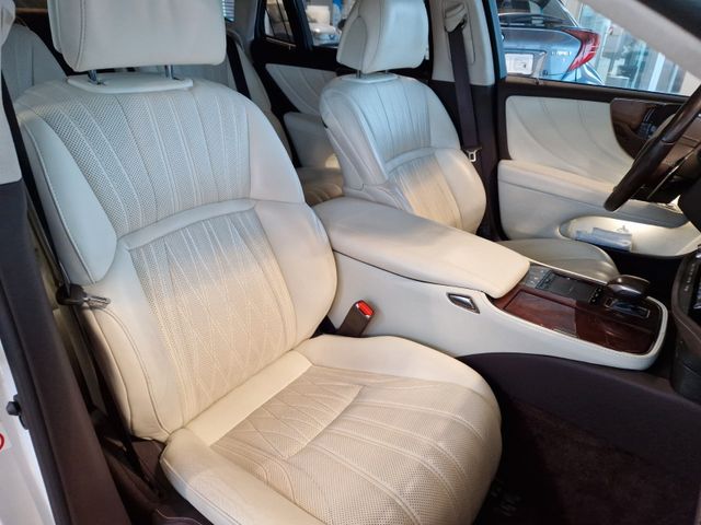 Lexus LS 500  Luxury Line E-Four – Massage – Kamera
