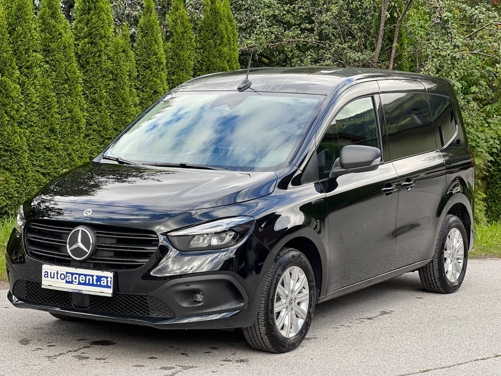 Mercedes-Benz eCitan Kasten LED AHK SHZ RFK WinterPaket