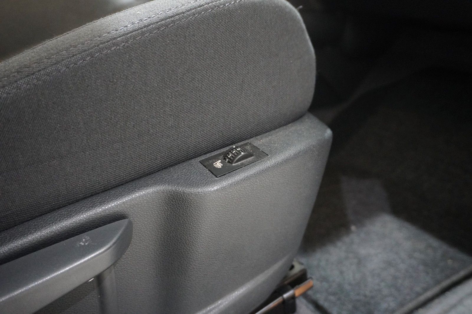 Fahrzeugabbildung Peugeot 5008 1.2T STYLE NAVI/LED/KAMERA/SHZ/PANO./AHK