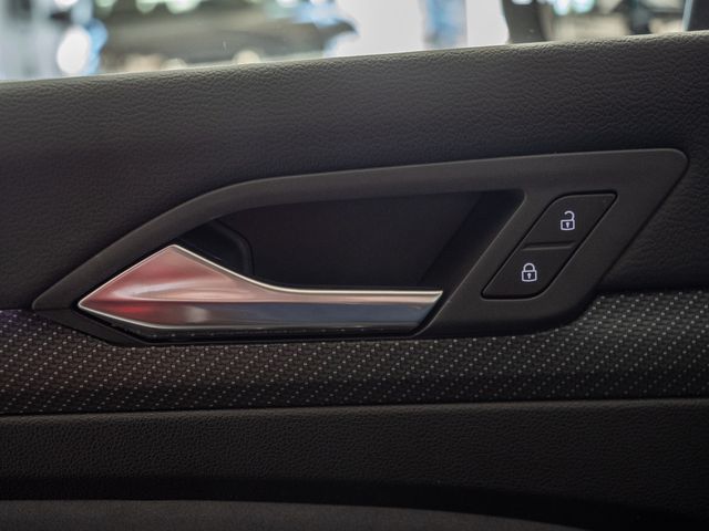 Golf VIII 2.0 TSI R-Line SHZ NAVI LED ACC AID