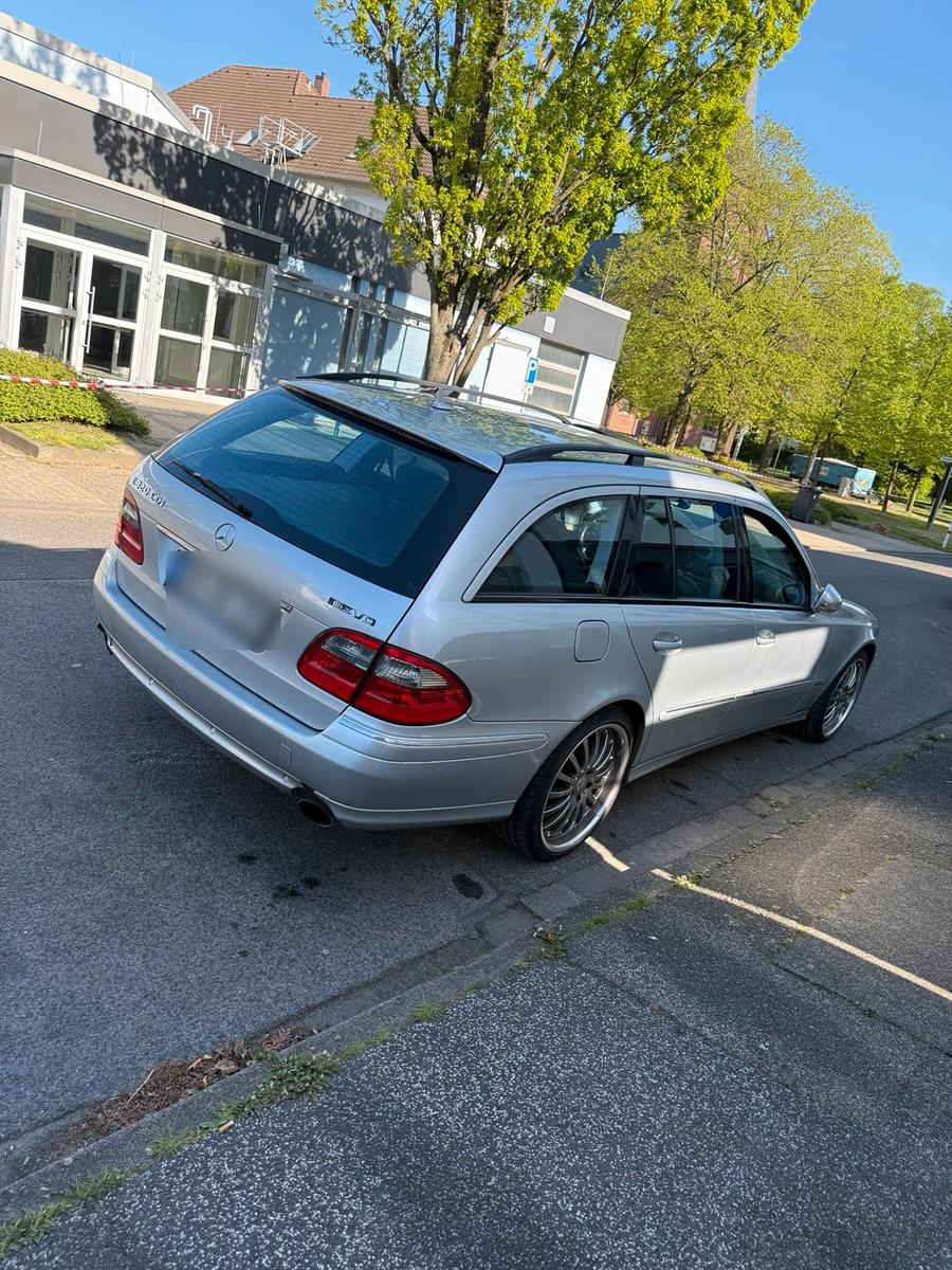 Mercedes-Benz E 320
