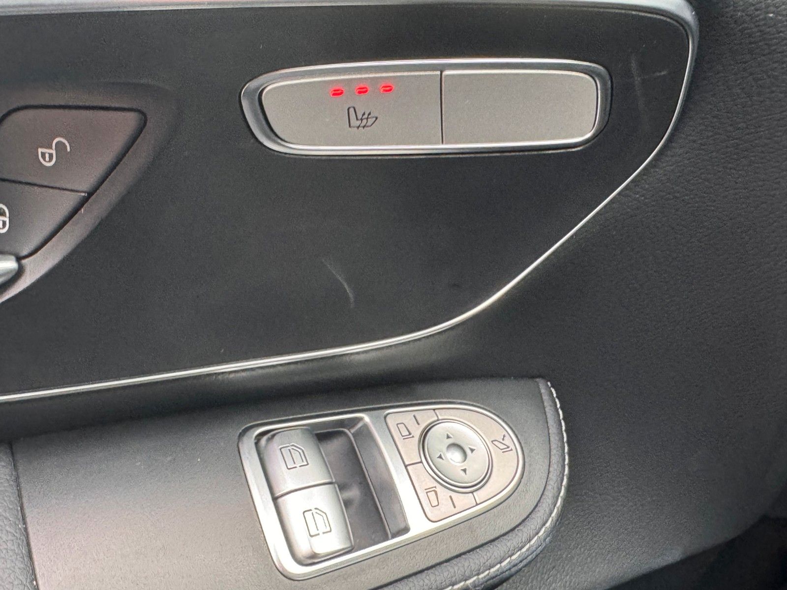 Fahrzeugabbildung Mercedes-Benz EQV 300 AVANTGARDE 360Kamera DISTRONIC Leder