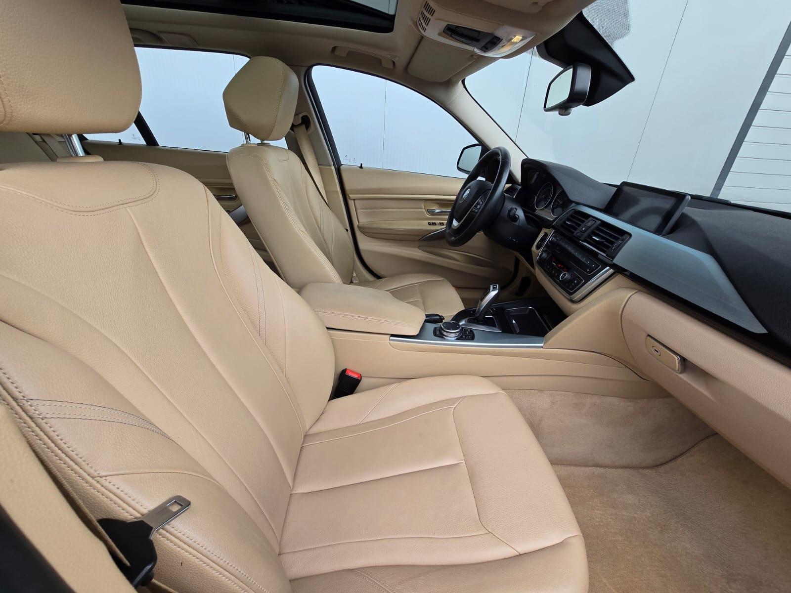 BMW 330 d xDrive F31 Luxury Line 258 ch - BVA - Cuir - HUD - Toit panoramique - GPS