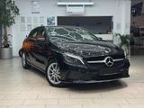Mercedes-Benz A 180 Urban Automatik Navi Tempo PDC SHZ Schaltw - Mercedes-Benz A 180 Gebrauchtwagen in Frankfurt