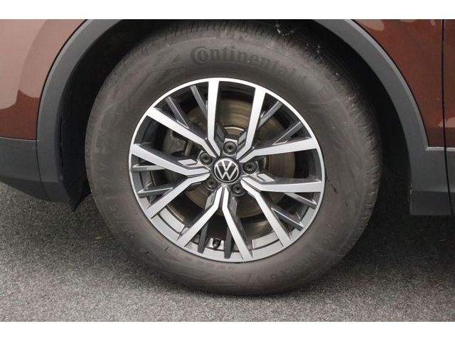 Fahrzeugabbildung Volkswagen Tiguan 1.5 DSG Life ACC LED Apple CarPlay