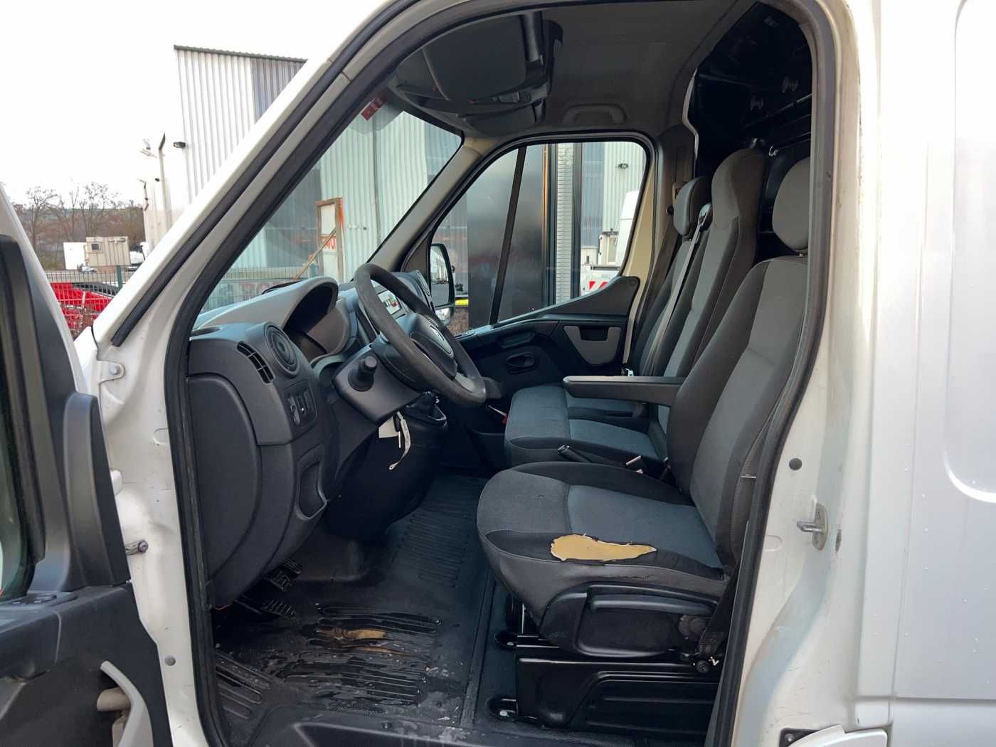 Fahrzeugabbildung Renault Master 2.3 dCi / France Elevateur 121FT, 12m