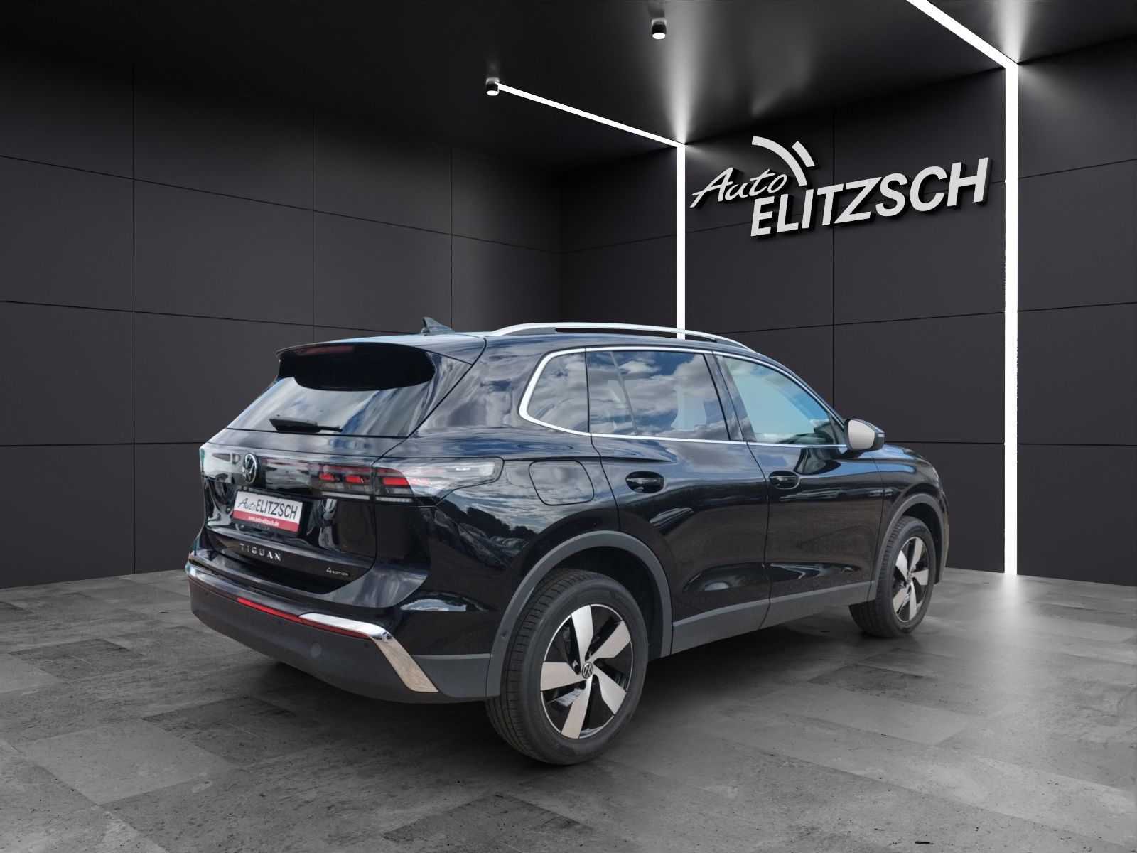 Fahrzeugabbildung Volkswagen Tiguan TDI Elegance DSG 4M LED AHK Navi HUD Pano