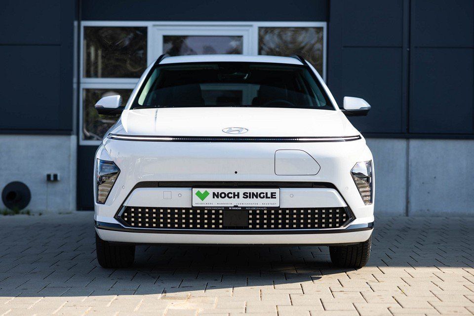 Fahrzeugabbildung Hyundai KONA Elektro 48,4kWh TREND Assi BOSE el. Heckkla
